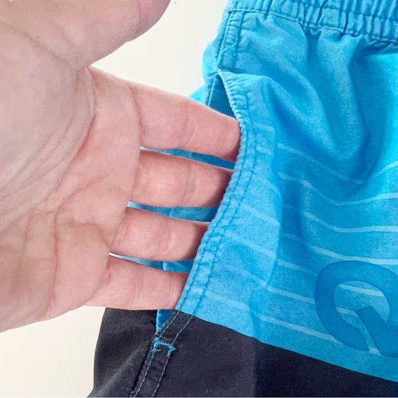 Ouiksilver Boys Blithe Color Block & Stripe Logo
Volley Boardshorts - Picture 13 of 16